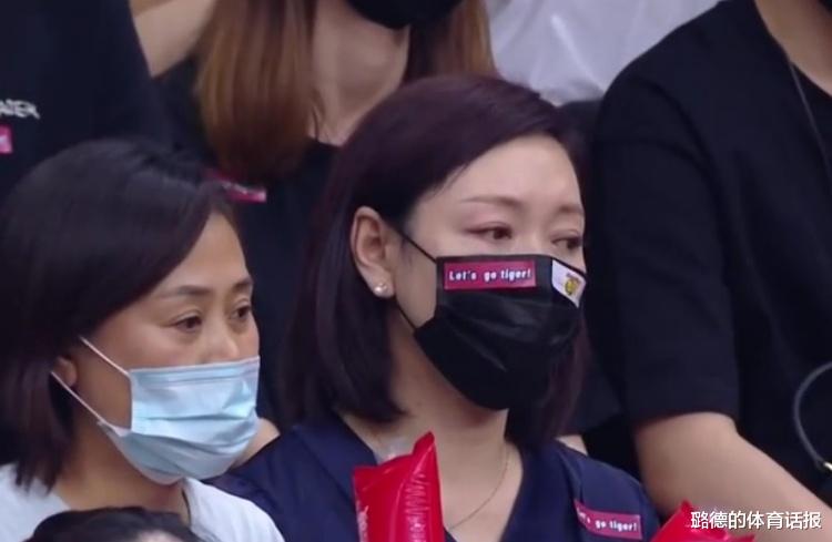 胡明轩|19分3板!变向晃飞郭艾伦 杜锋为你出头 胡明轩你太圈粉