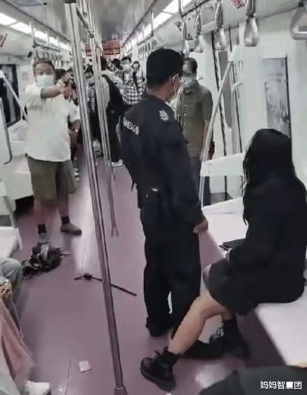 妈妈智囊团|聊聊西安地铁这件事，女孩子出门在外如何保护自己