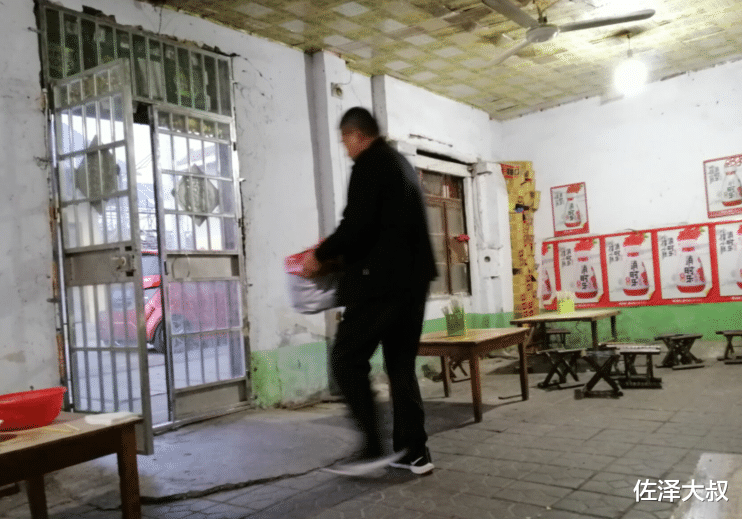 山东农村大哥村头卖羊汤,30年只卖一道菜,85元一斤2h卖出3只羊