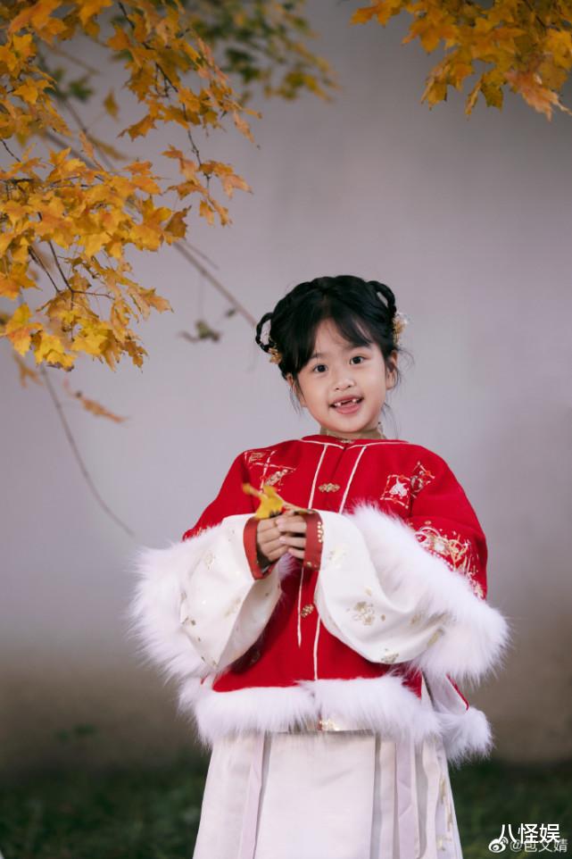 包文婧|包文婧携女儿拍汉服写真，饺子越来越好看，颜值被赞已超过妈妈