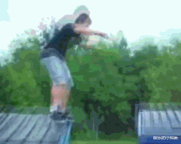 |“总经理办公室这样设计，要不要加厚隔音墙呢？”