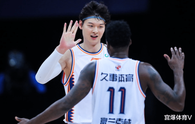 上海男篮|上海男篮拒绝爆冷！逆转大胜宁波，郭昊文16分，李添荣15分