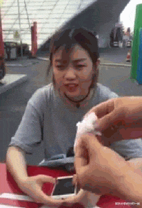 女孩 “据说南方人开始洗澡是这样子的...简直太真实了！”