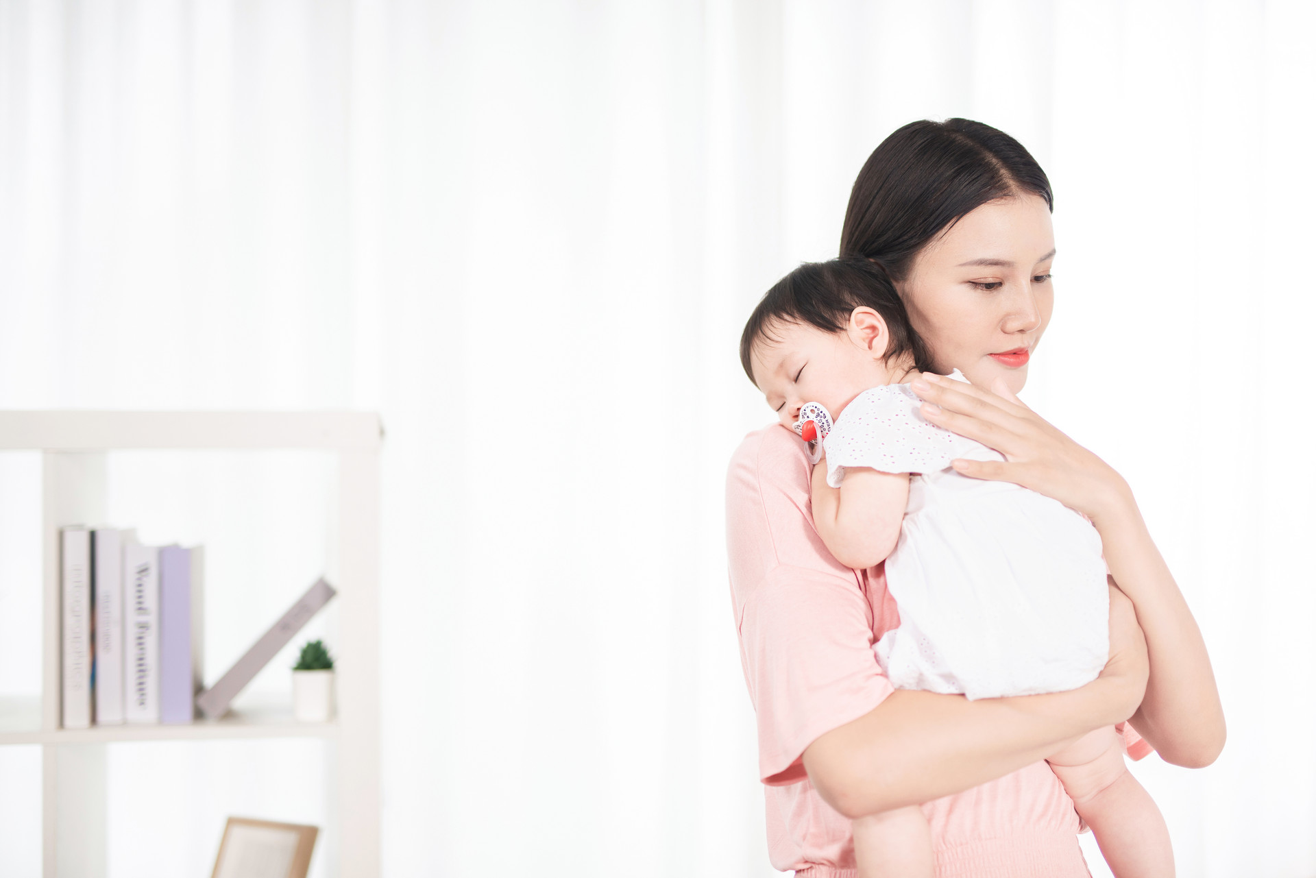 西红柿妈妈|为何宝宝睡着睡着就突然大哭?并非故意折磨妈妈而是“有苦难言”