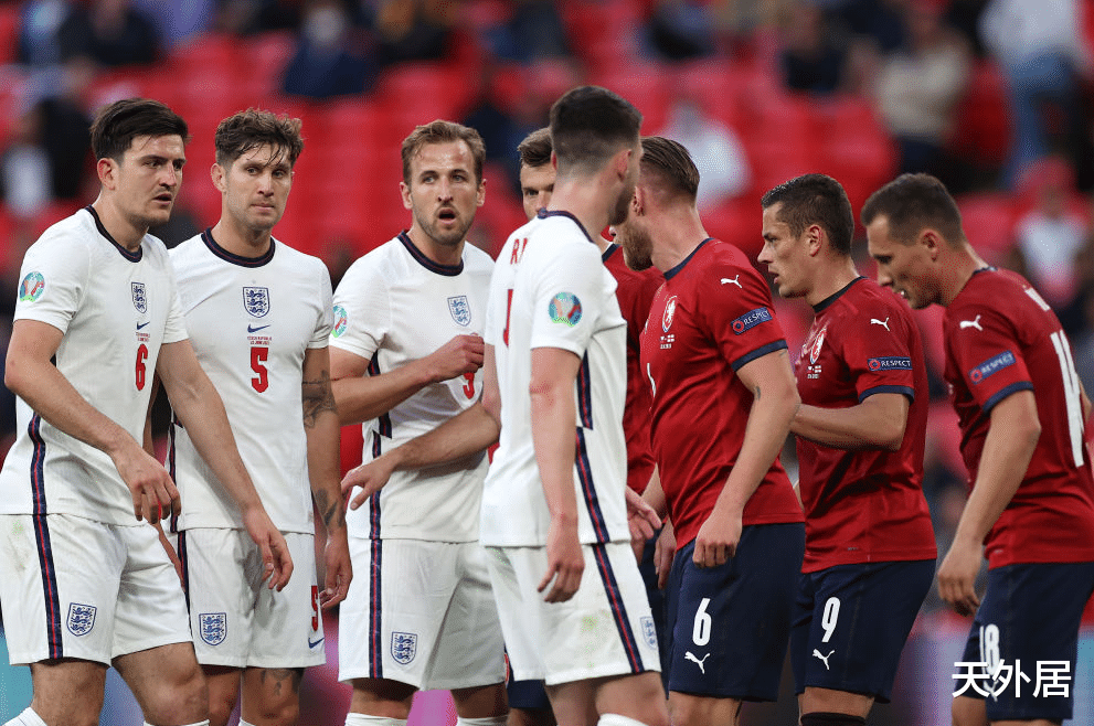 欧洲杯|欧洲杯最新局势：16强诞生12席！3夺冠热门仍不在列，淘汰赛8选4