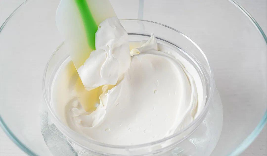 茶苏苏烘焙日记|一口气测评10款淡奶油!抹面、做馅该用啥,看完这篇全知道!