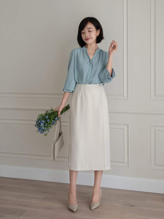 何有强|秋季这样穿不会单调,绿色卫衣搭配粉色短裙简约洋气,少女感爆棚