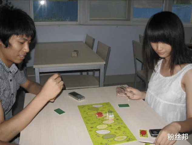 |女人少抛头露面没坏处，旭旭宝宝不让韩茜茜直播，直言早就有分工