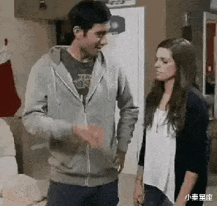 小秦星座|搞笑GIF：本以为他要来一个后空翻
