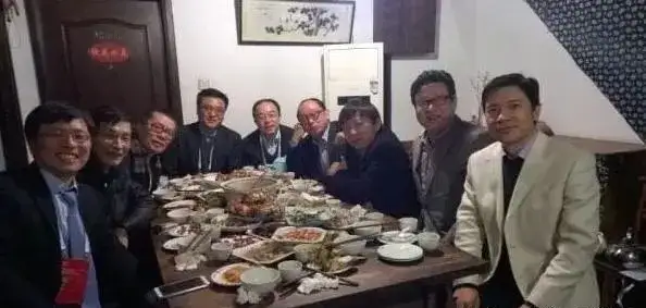 乌镇|马云离开，东哥隐退，黄峥、张一鸣也辞任：菜凉了，乌镇饭局静悄悄…