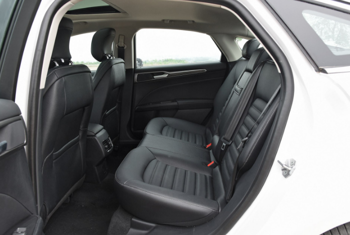 蒙迪欧|福特新蒙迪欧确认国产，马丁脸取消，换钩状大灯，有丰田内味了