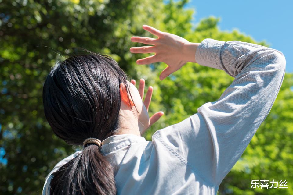 |小心！这样真的会让头发炸毛！