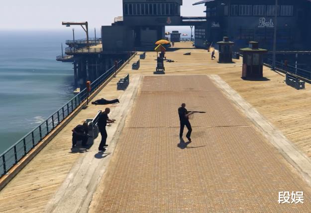 侠盗猎车手|一天赚了48亿的《GTA5》究竟好玩在什么地方？为何没职业赛？