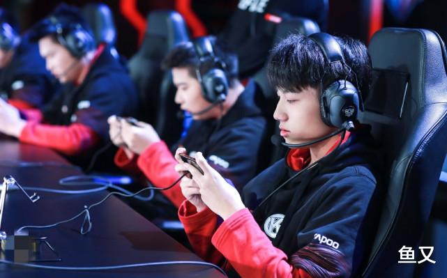 kpl|TLG和Wz两连胜领跑积分榜，KPL再次成为笑话，三支队伍均有败绩