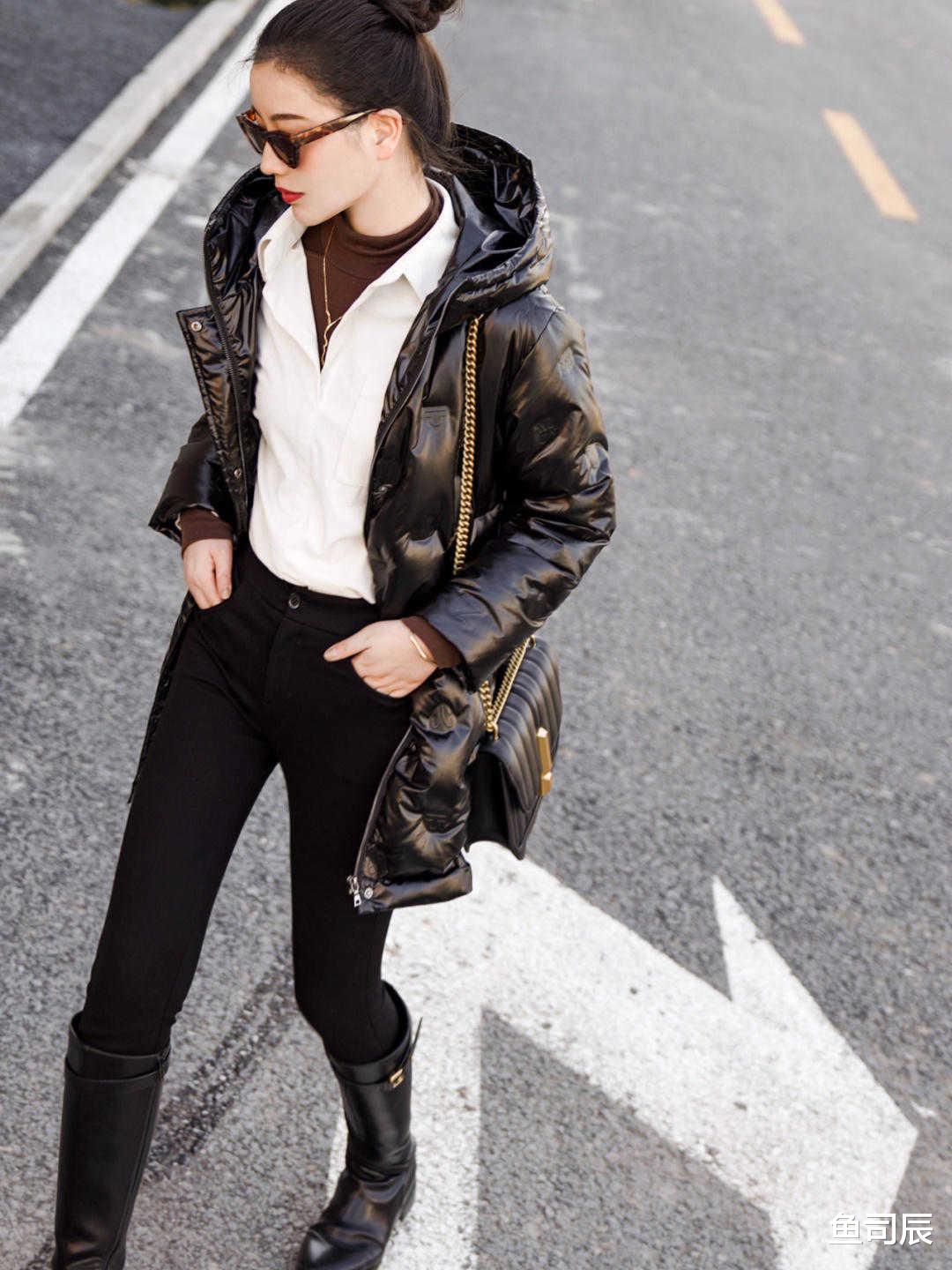 鱼司辰 黑色高筒靴穿不出新意？No！这“三款”就OK，上脚效果真的很绝