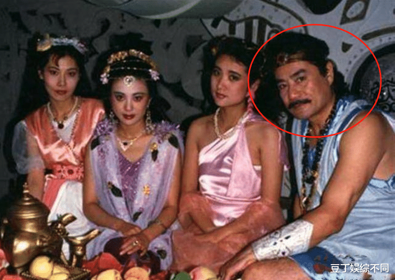 封神榜|《封神榜》播出31年，纣王老到认不出，87岁仍有妙龄少女相伴