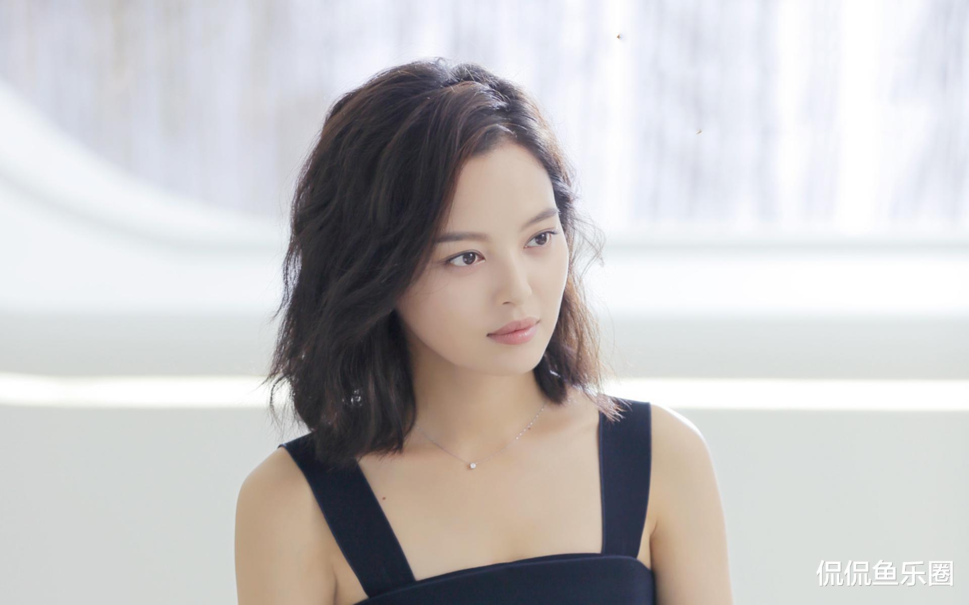 辛芷蕾|34岁辛芷蕾，身型性感长相霸气，有一种独特的吸引力