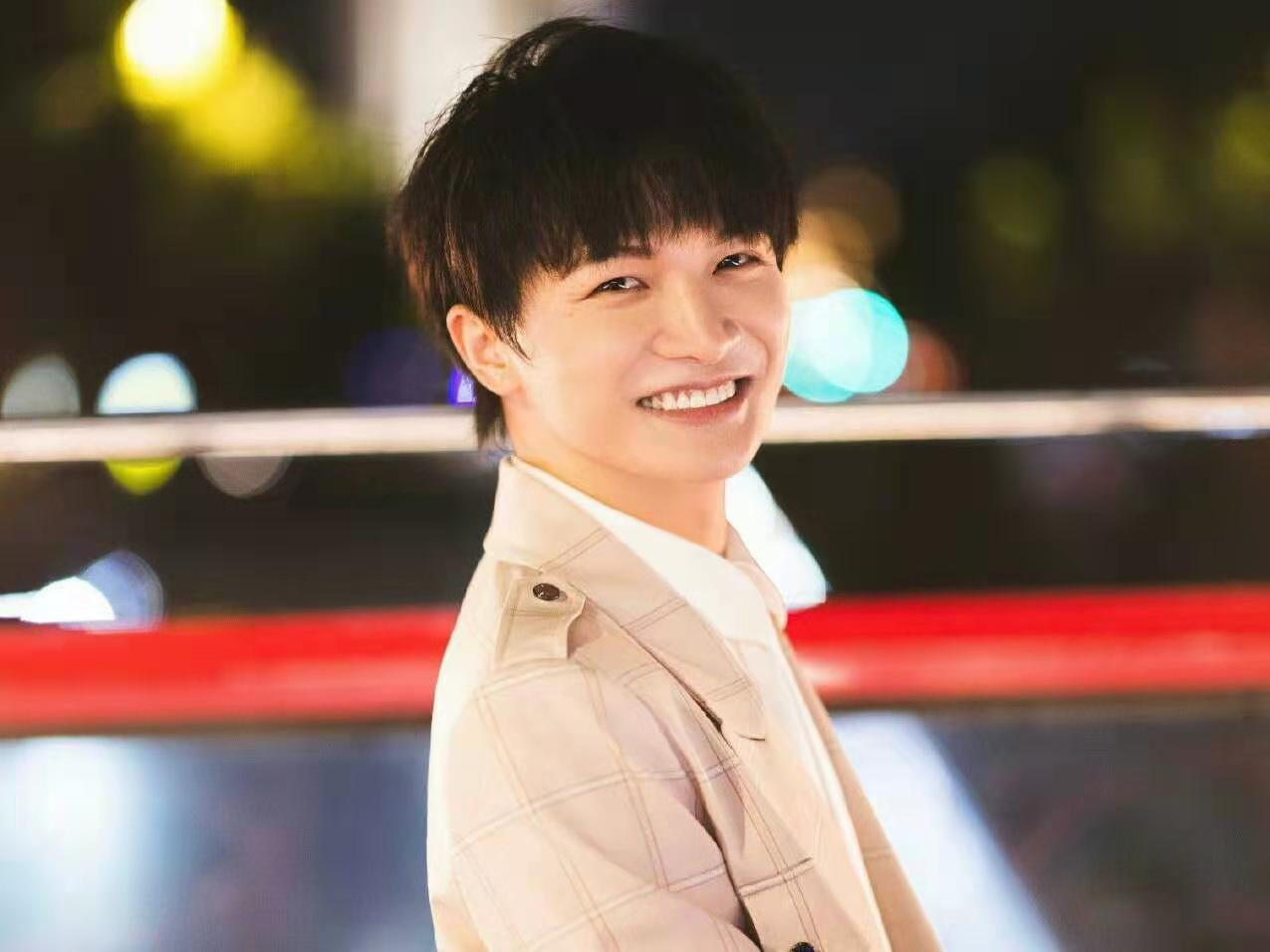 周深|周深沉浸式唱歌，粉丝沉浸式听歌！听歌一时爽，一直听歌一直爽