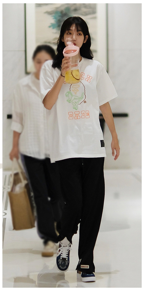 FLIGHTCLUB中文站|Jennie「渣女穿搭」火了！这身材穿400块球鞋真顶！还有新晋长腿球鞋女神！