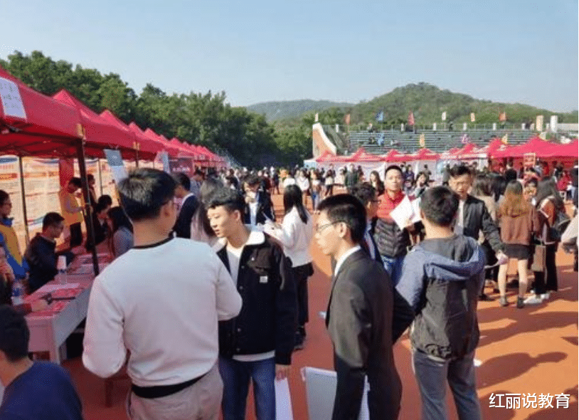 应届生|想进入国家电网，虽然条件不高但都需要满足，应届生报考优势大