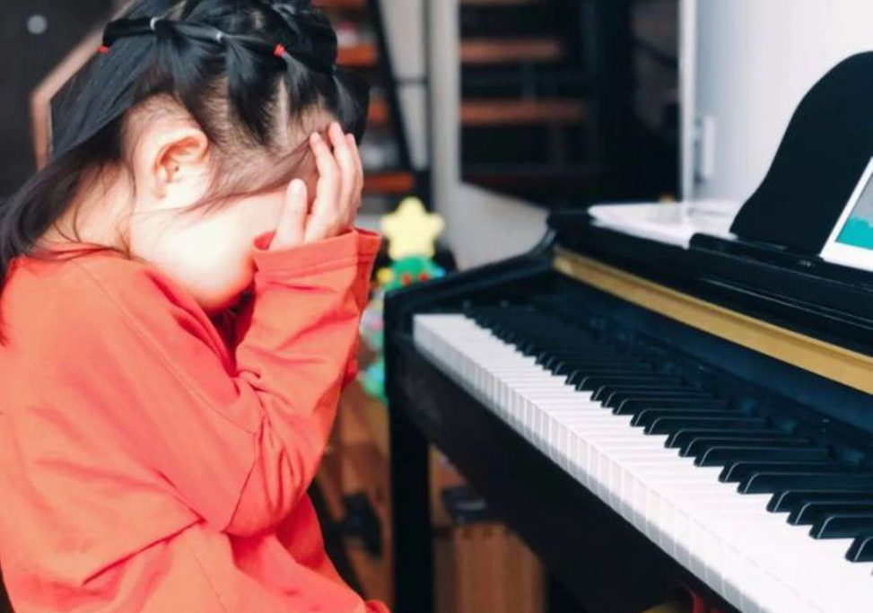 急诊室老苗|孩子遭遇挫折情绪崩溃？家长一句话安抚，“彩虹屁”威力不一般