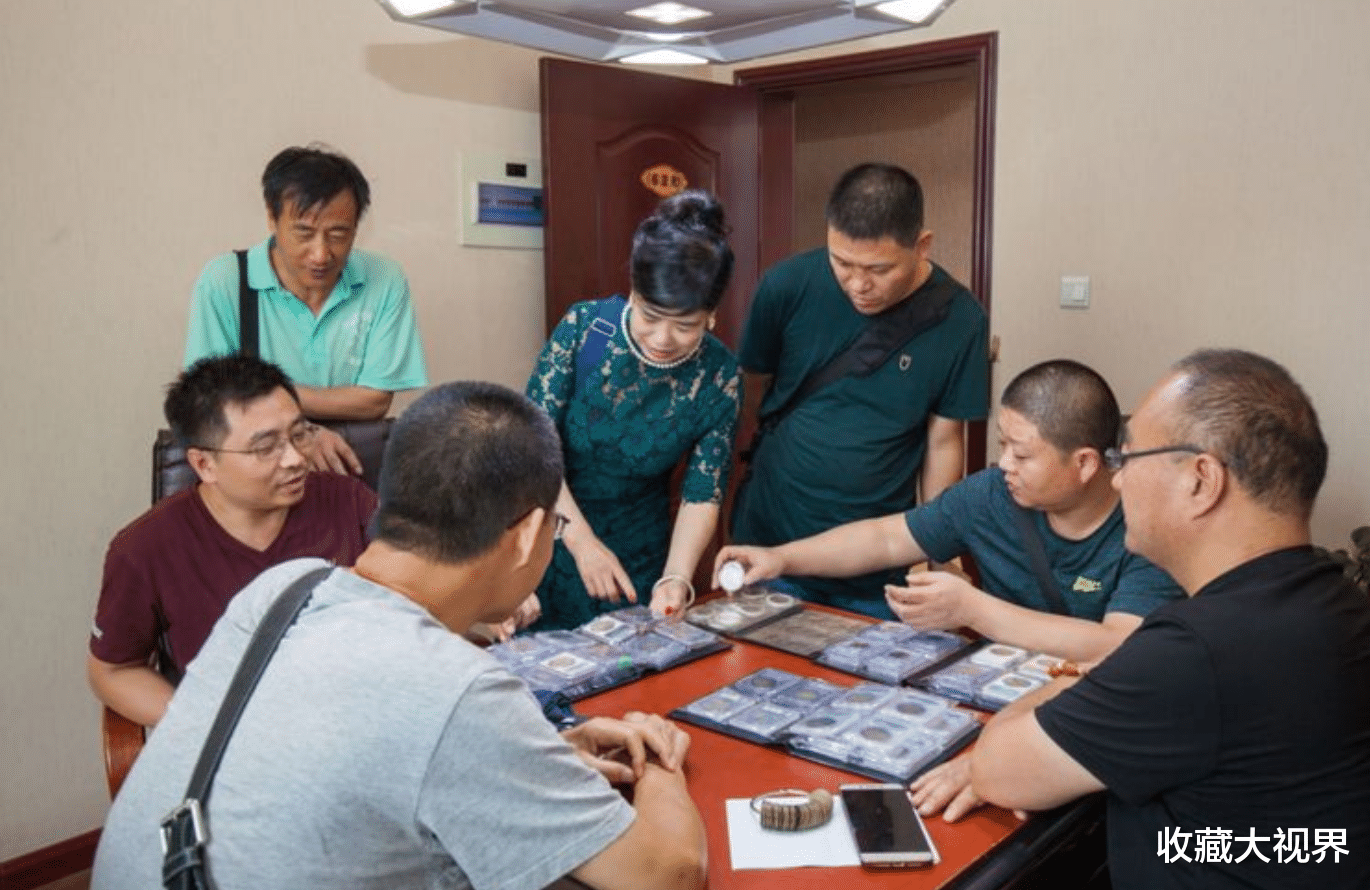 文玩|有些人玩钱币，听别人吹着牛，被人卖了还帮他们数钱