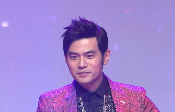 周杰伦|名气换不来健康，功成名就却疾病缠身的7位明星，有的已遗憾去世