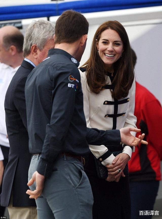 凯特王妃|凯特和奥运冠军聊天，让人们以为她又恋爱了，威廉站一旁表情尴尬