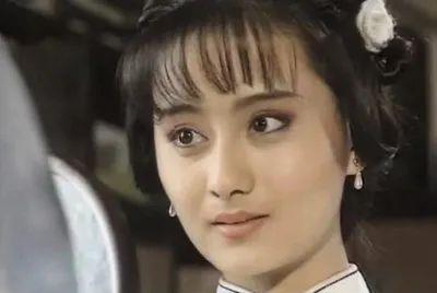 黄奕|女星们的颜值随时间有变动，黄奕脸僵，秦海璐逐渐变美