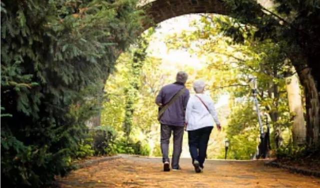 三個60歲退休女人的告誡：人到晚年，最親密的並不是你的老伴-圖5