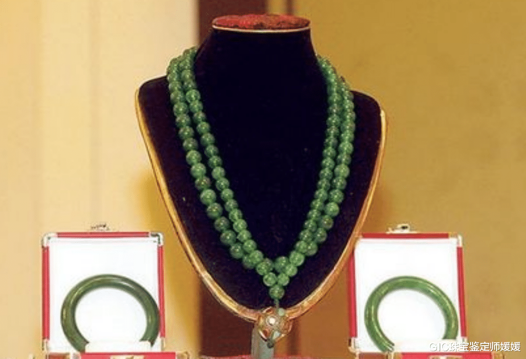 GIC珠宝鉴定师媛媛|意蕴深远的佛珠,衍生为时尚翡翠珠串首饰,富有文化内涵贵气十足
