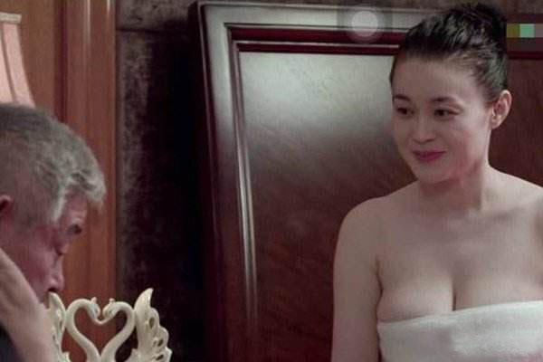 肖战|她跟随赵本山16年，被捧得红到发紫，如今37岁仍单身似少女