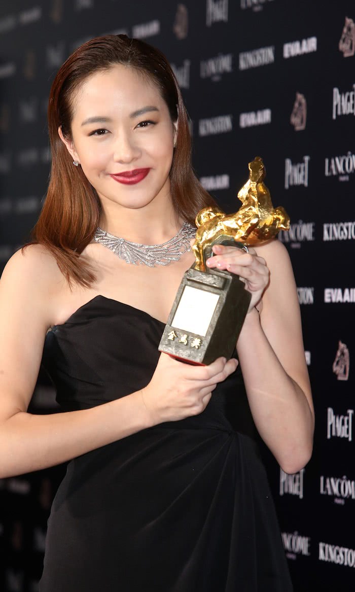 拉不下脸就不要演丑角了,8位女星告诉你,什么叫扮