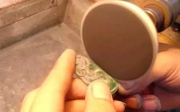 翡翠|美玉三分雕，七分全靠抛