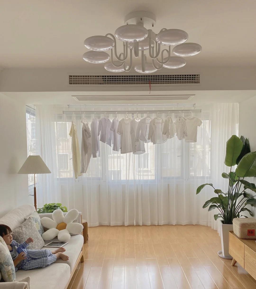 “穷装”为什么越来越流行？看完这个“三无”设计的家，就知道了