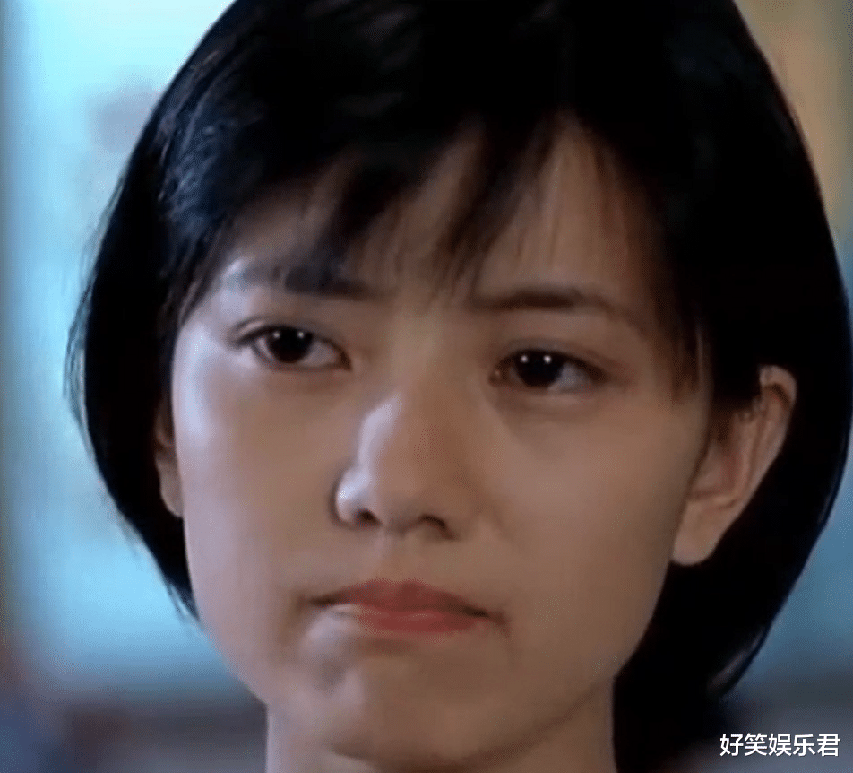 高圆圆|高圆圆新剧状态引热议，齐刘海发型像换了个人，41岁法令纹深陷