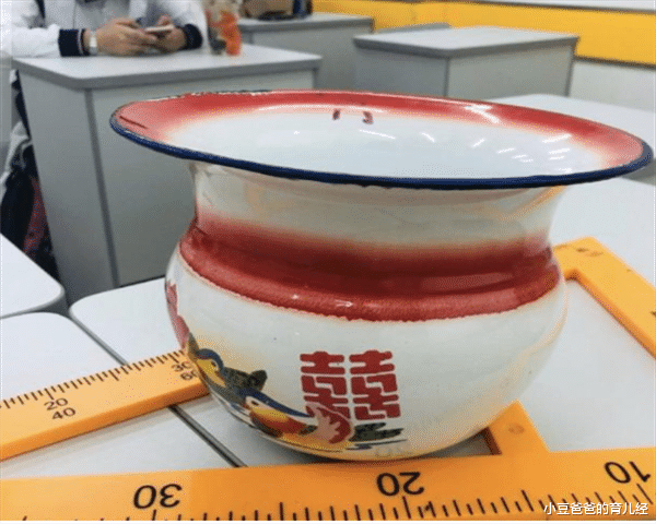 小豆爸爸的育儿经|各学科老师的“茶杯”火了,样式五花八门,最后一位老师最搞笑