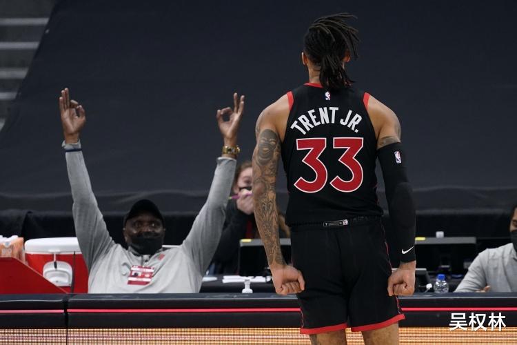 斯蒂芬·庫里|巨星之夜！22歲小將神奇暴走，19投17中創(chuàng)紀錄，庫里也黯然失色