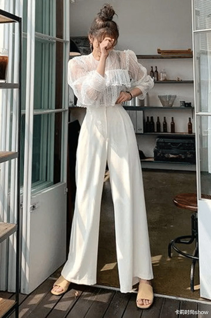 卡莉时尚show|衣不在多，会穿才是王道！今秋超火上衣+高腰裤穿搭，显瘦显高级