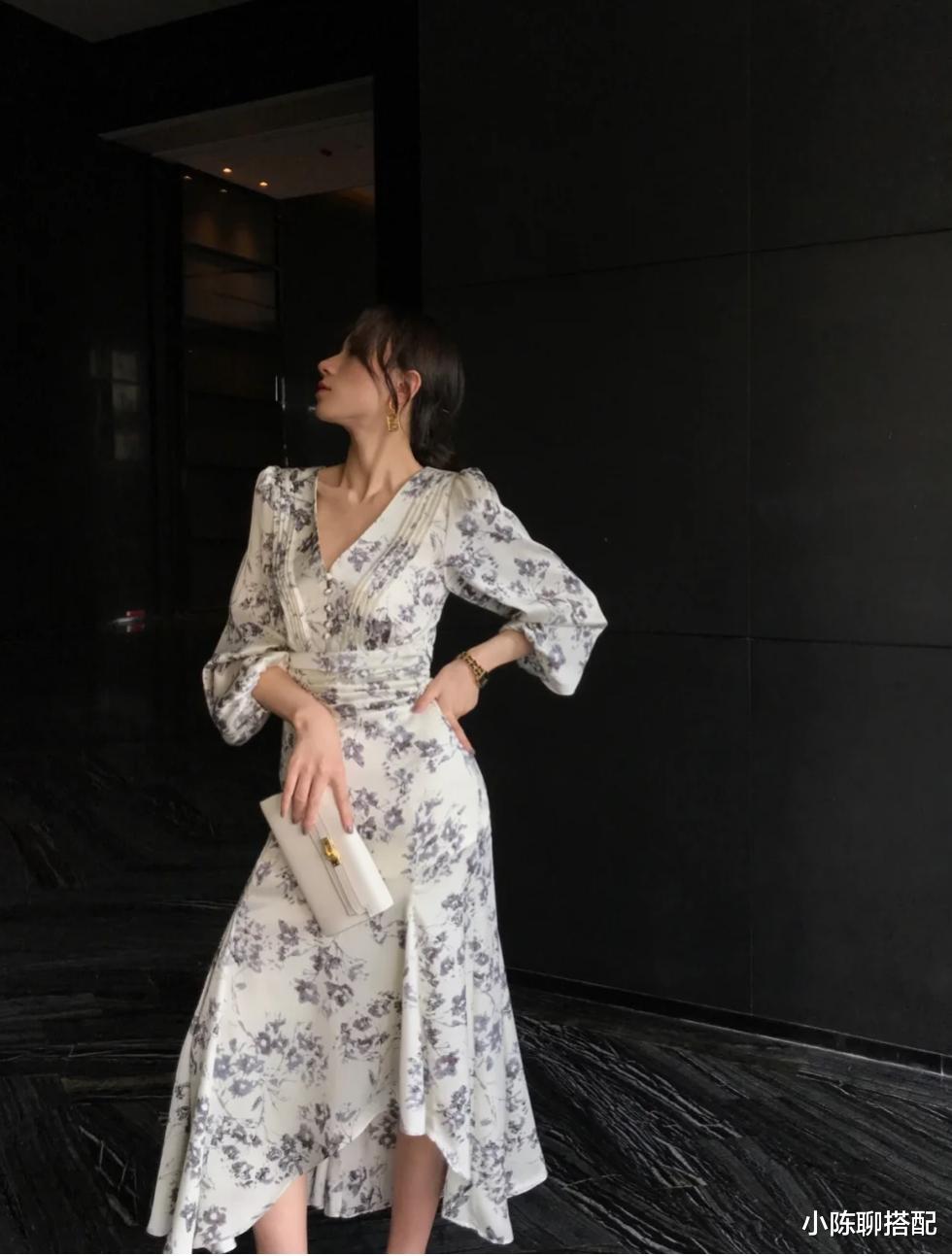 小陈聊搭配|秋天第一条连衣裙怎么选？试试这几种风格，显瘦不容易撞款