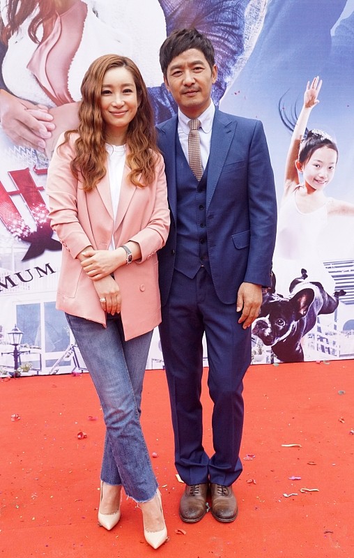 秦海璐|40+的秦海璐穿粉紫色西装“扮甜美”，看着挺高级，优雅干练