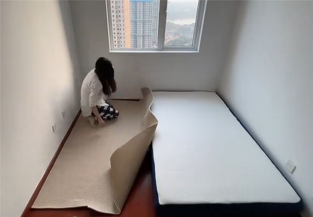 姑娘改造2米宽卧室,将巴掌大的小空间重新设计,变成少女风小窝