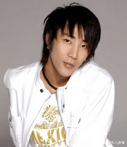 街舞|他凭一首歌家喻户晓，为救女友废一条腿却惨遭分手，如今成为传说