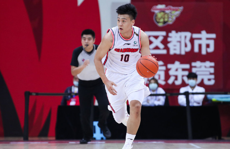 杜鋒|4分鐘落后20分仍不放棄！當(dāng)趙睿跳著離場(chǎng)時(shí)，誰注意到杜鋒的眼神