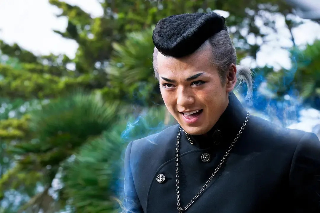 沈月|袁咏仪儿子神颜曝光！网友疯狂被圈粉：弟弟快出道吧！