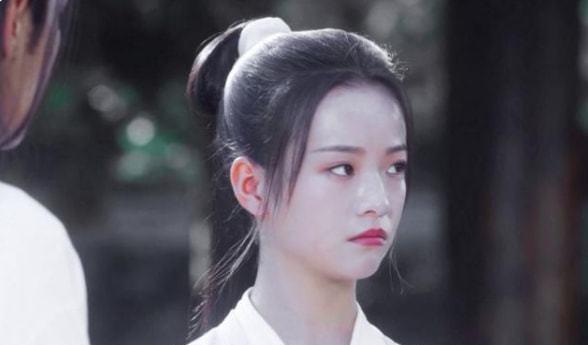 刘浩存|演技平平却妄想拿影后,咖位不够却敢当导师,小花们真大胆