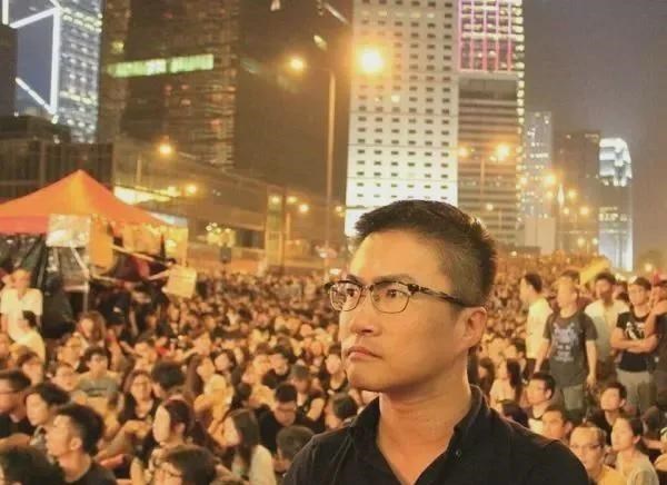 中国机长|乙武洋匡天生无四肢，婚内15年与50名女性有染，仅因他的作家身份