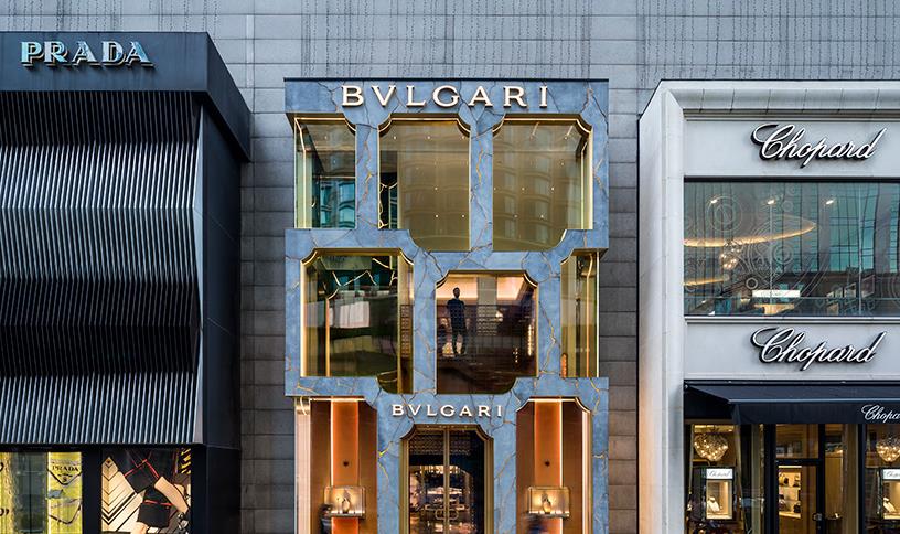 翡翠|美到失语！宝格丽的“翡翠墙”，竟是用废弃啤酒瓶制作的？