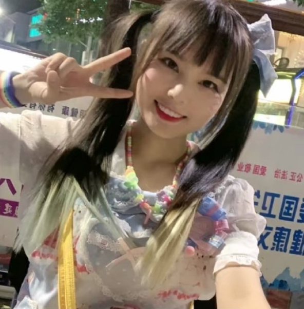 林青霞|火线妹沦落到这种地步？发素颜视频博眼球，粉丝却根本不买账