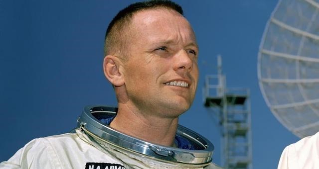 登月 宇航员登月看到了什么？为何返回地球后，都相信“神”的存在